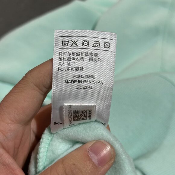 adidas sweatshirt - Picture 6 of 6